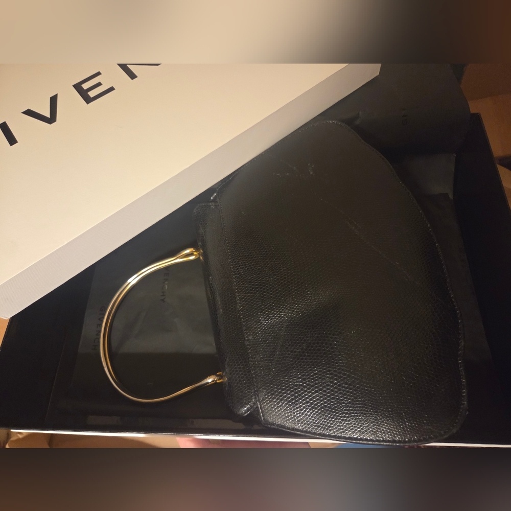 GIVENCHY Seashell RARE Reptile Black Leather Gold Top handle & Monogram … - Picture 5 of 17